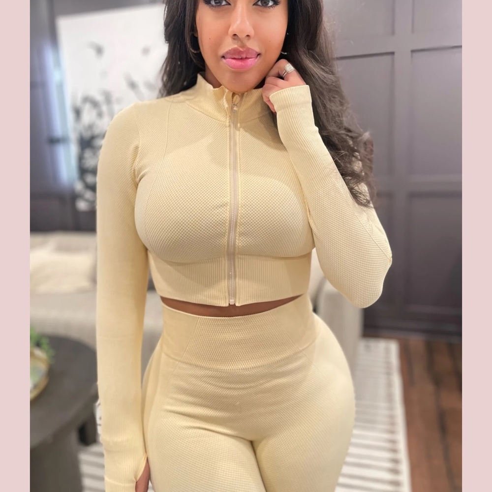 Stretchy legging two piece set - Picture 4 of 4